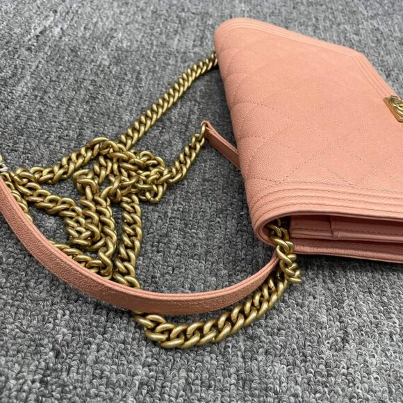 100% Authentic CHANEL Boy Leather Shoulder Bag - Picture 3 of 15